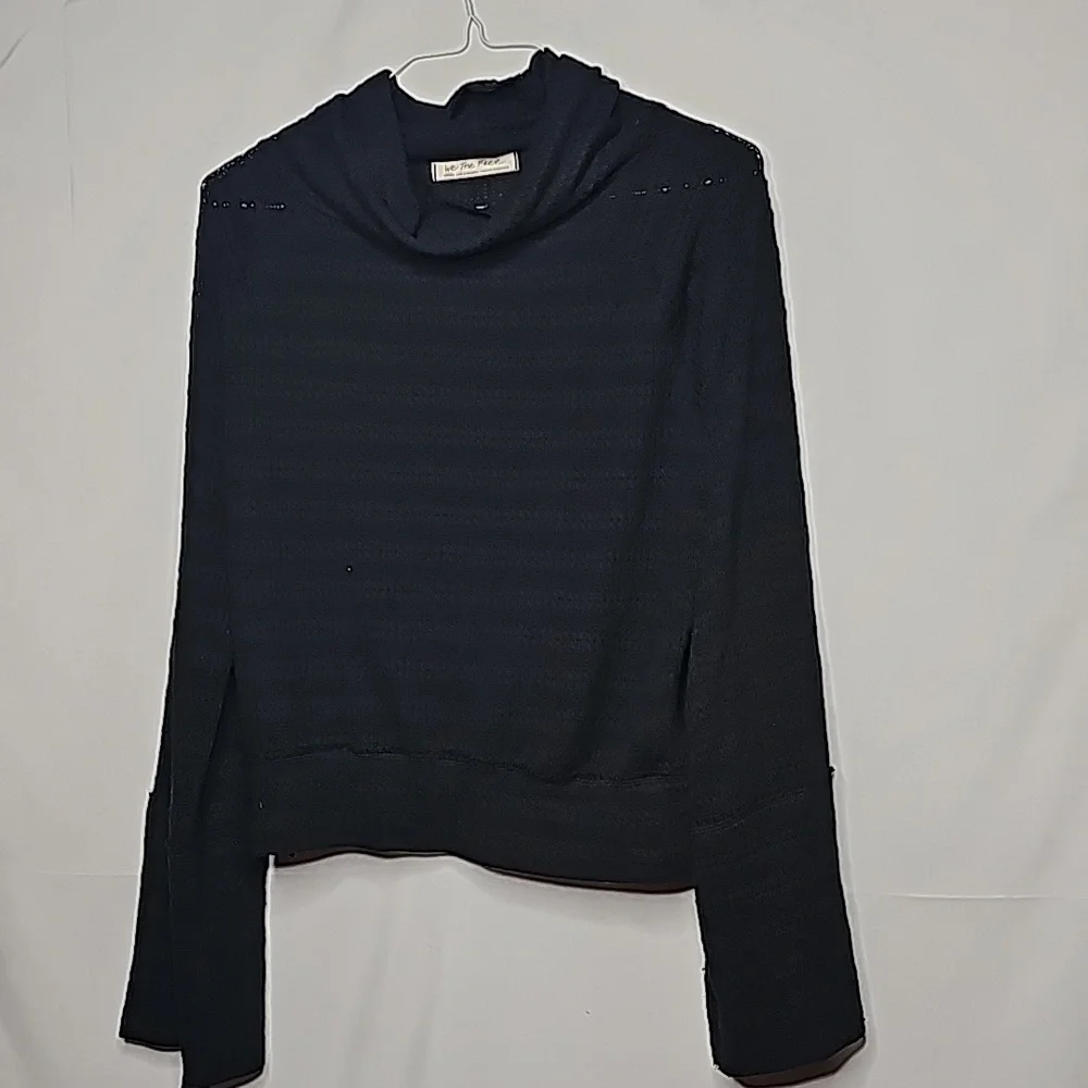 Free People raw hem cowl neck long sleeve knitted black pull over sweater sz M